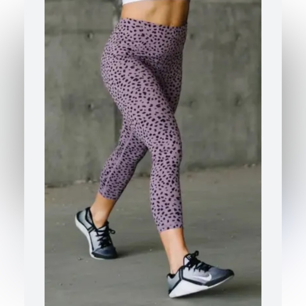 Zyia Lilac Jaguar Fit n Free Hi-Rise 7/8 Leggings
